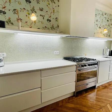 Apartment Comme Maison A Deux Pas De L'arc De Triomphe Paris