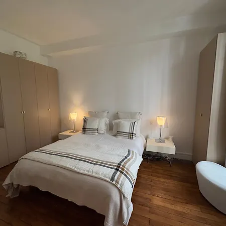 Apartment Comme Maison A Deux Pas De L'arc De Triomphe Paris