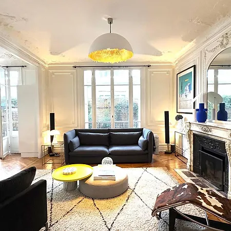 Comme Maison à Deux Pas De L'arc De Triomphe