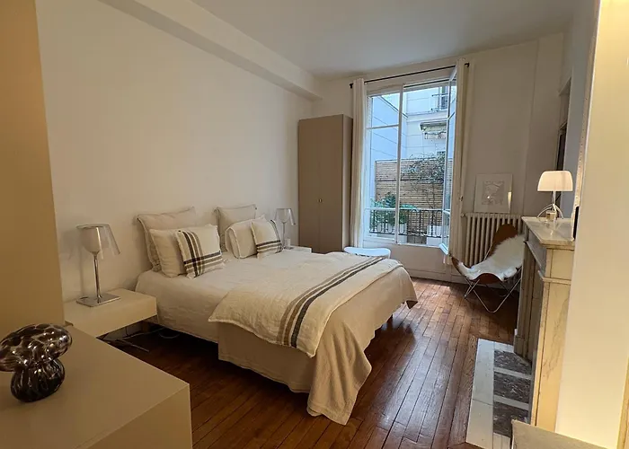 Appartement Comme Maison A Deux Pas De L'arc De Triomphe Parijs