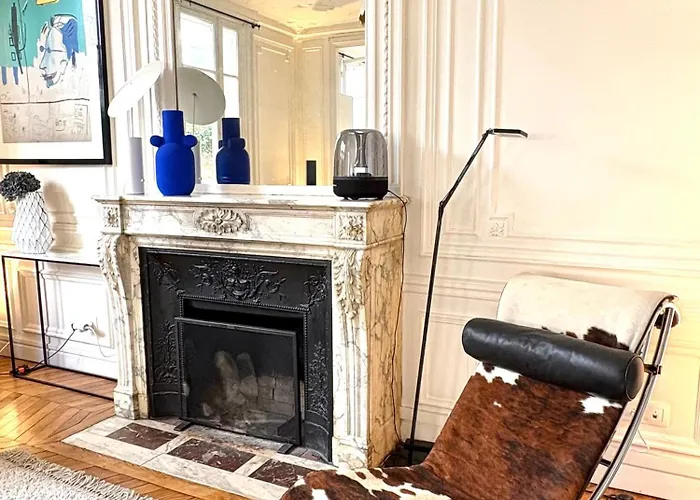 Comme Maison A Deux Pas De L'arc De Triomphe Apartment