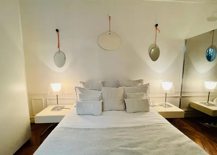 Appartement Comme Maison à Deux Pas De L'arc De Triomphe *